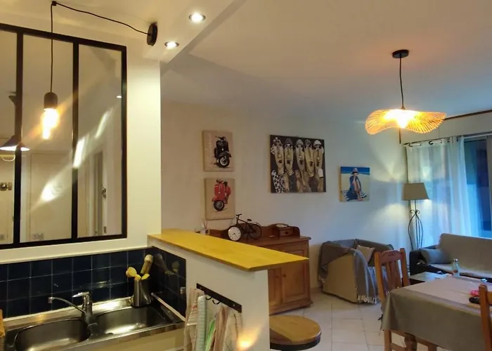 Au Jardin Apartment La Rochelle (Charente-Maritime)